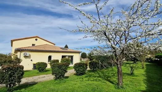 Maison individuelle avec jardin, garage, piscine e 