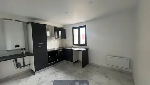 Maison 3 pièces 324 m² 