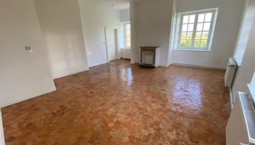 A LOUER Magnifique appartement T3 duplex en château 