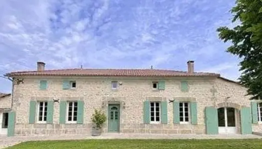 Maison Location Nieul-le-Virouil 7p 200m² 1200€