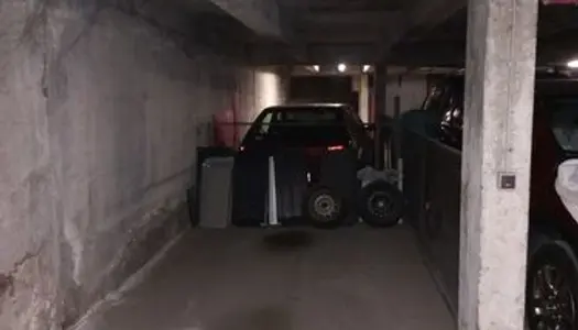 Place de parking souterrain à louer