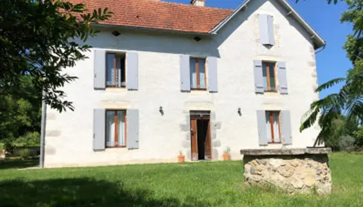 Maison 8 pièces 385 m²