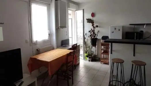 Studio 1 pièce 33 m² 