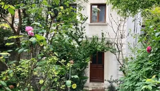 Loue maison de 160m² avec jardin à Paris 20ème secteur Gambetta Pelleport. 6 pièces 12 couchages 