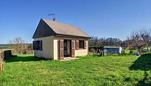 Maison a vendre a Uzerche - 1 chambre - terrain 1500m2 constructible 