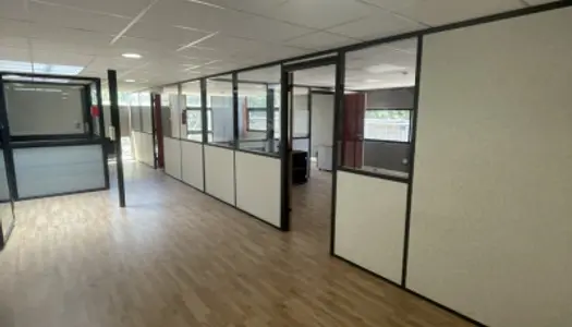 Bureaux 144 m² 