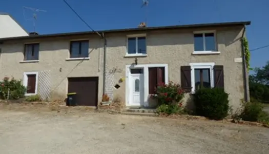 PROCHE VAUCOULEURS : GRANDE MAISON FAMILIALE AVEC 6 CHAMBRES