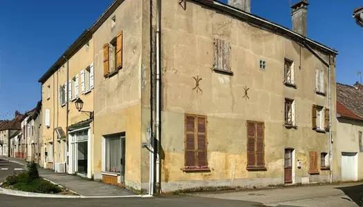 Dpt Saône et Loire (71), à vendre secteur ST GENGOUX LE NATIONAL immeuble à rénover 