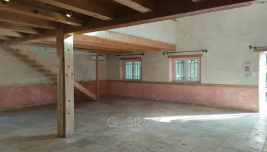 Local commercial 139 m²