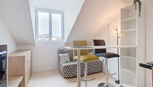 A louer PAU Appartement T1 Bis meuble avec chambre separee 