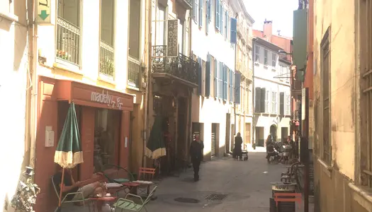 PERPIGNAN quartier Cathédrale Saint Jean, beau F3 rénové.