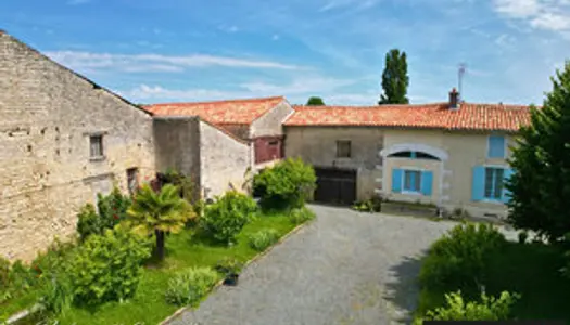 BELLE MAISON CHARENTAISE 