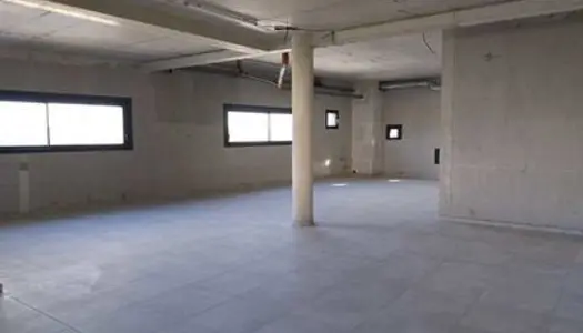 Bureaux - A LOUER - 498 m² divisibles à partir de 109 m²