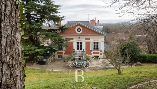 Le Mesnil-le-Roi - Appartement "esprit maison" dans une demeure historique au grand jardin arboré