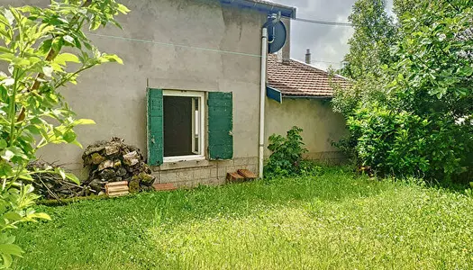 En centre bourg, maison pise avec jardin et dependance a renover - Fort potentiel - Chavanoz 