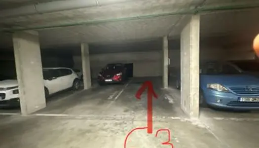 2 places parking 