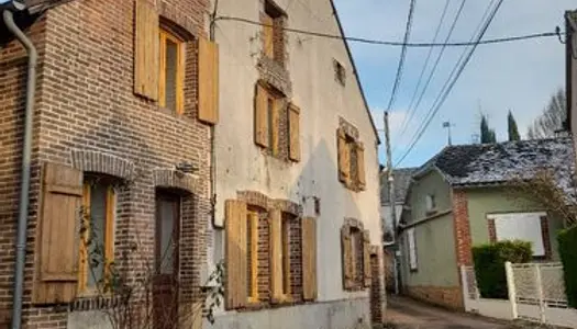 Charmante maison de ville, avec ses annexes