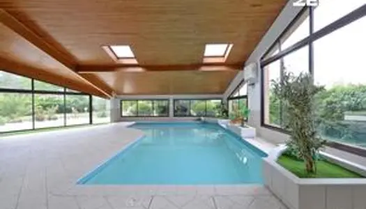 Maison d'architecte de 400m2 avec piscine à Seysses à 10 minutes de Muret 