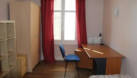 Loue chambre pour étudiant(e) Tours - 12m² 