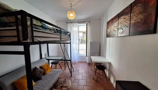 Studio 1 pièce 22 m² 