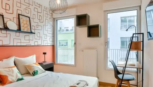 Chambre avec douche privée en colocation haut de gamme en maison avec roof-top 