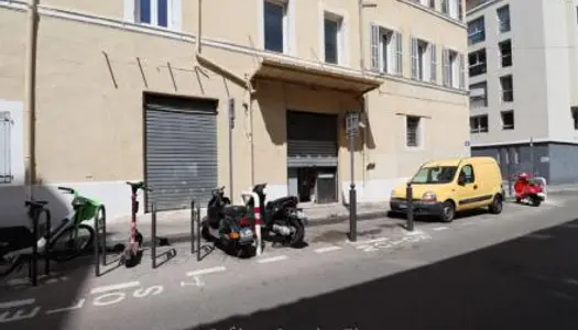 Immobilier professionnel Vente Marseille 5e Arrondissement  67m² 98500€