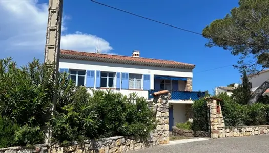 Saint-Raphael : Maison typique "Raphaëloise" vue mer 