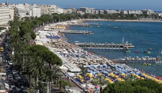 Vente Divers à Cannes 1 120 000 €