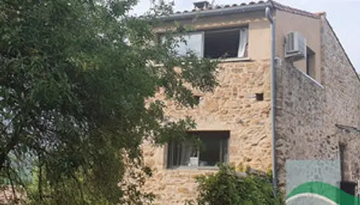 Proche Lodève, maison en pierre, 70 m2 habitables avec jardi 