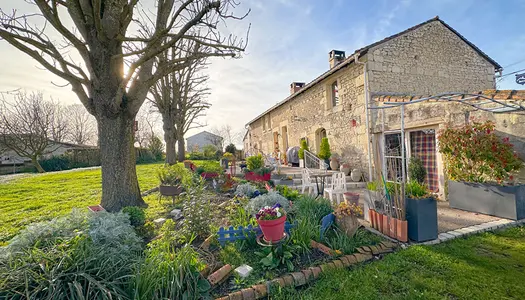 Superbe maison en pierres au Puy Notre Dame