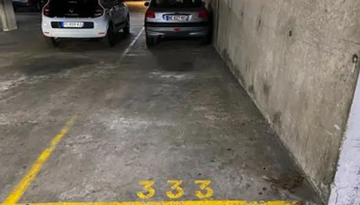 Parking fermé sécurisé 