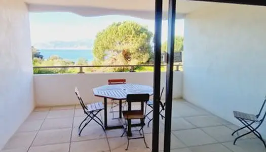 T2 avec terrasse vue mer à 50m de la plage sur la rive sud d'Ajaccio