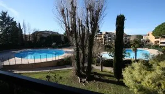 Mougins proche commerces, Appartement 3 pièces en residence avec piscine 