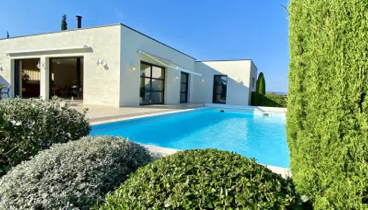 Villa contemporaine de 162 m2 qui offre espace et élégance a 