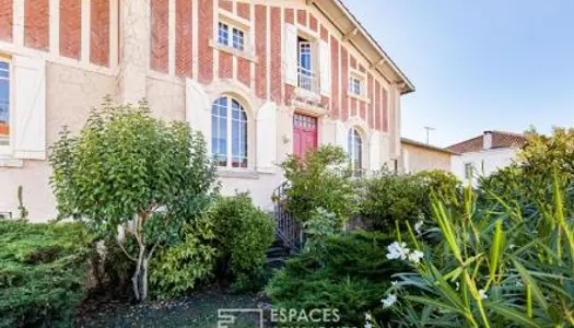 Maison 11 pièces 372 m² 