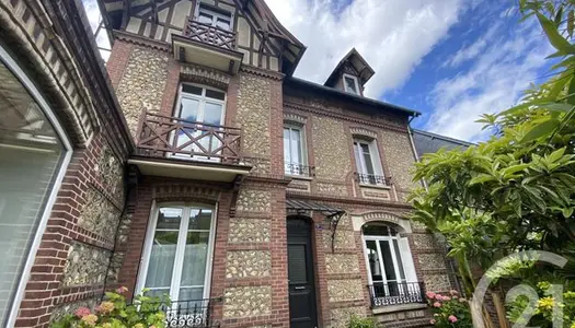 Maison 6 pièces 152 m² 