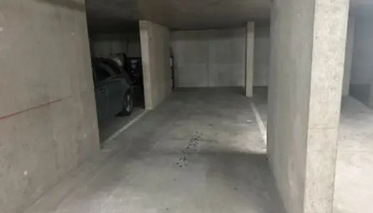 Place de parking double sous sol garage 