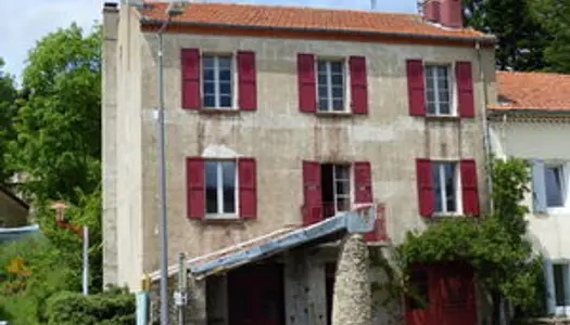 Maison à St Etienne de Lugdarès Ardèche 1030m alt 