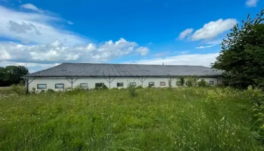 Maison sur sous-sol et dépendances 