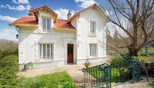 Belle maison bourgeoise et son jardin