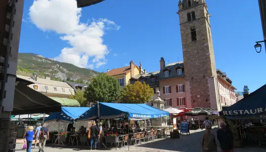 Dpt Alpes de Haute Provence (04), à vendre BARCELONNETTE -   FONDS de Bar/Brasserie  - Place Manuel 