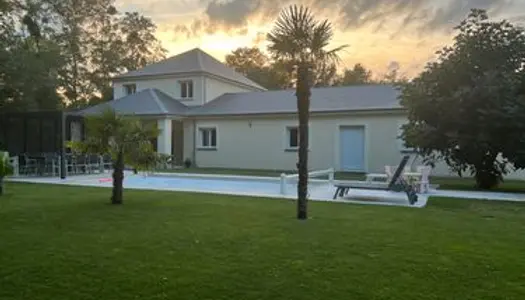 Grande villa d'exception avec piscine à Orléans 