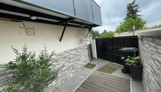 Maison - Villa Location Saint-Maurice-de-Gourdans 4p 54m² 870€