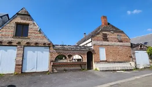 Ensemble immobilier composé de 2 maisons à rénover, situé à Luzoir 
