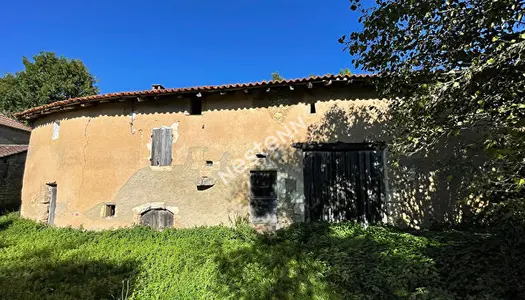 Maison a renover avec grange a amenager secteur Sorges en Dordogne 