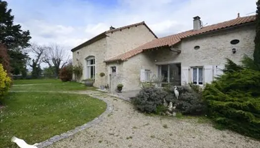 Maison en pierre de 7 pièces principales