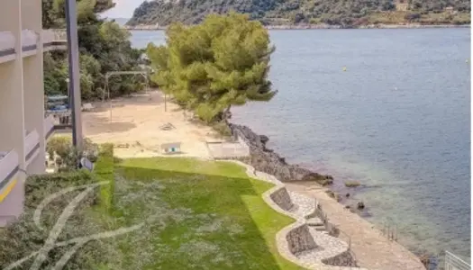 Appartement pieds dans l'eau au Cap-Ferrat 