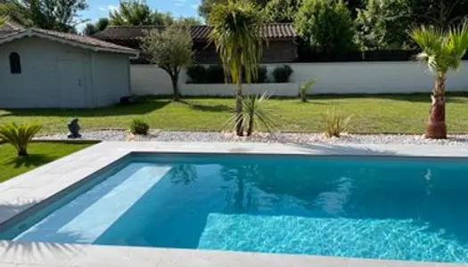 Maison rénovée Cap de Bos piscine véranda garage et beau jardin 