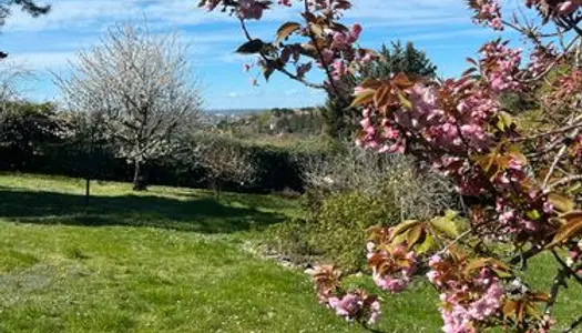 Terrain de 1411 m2 Vue sur les coteaux