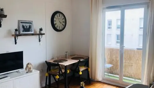 Appartement avec balcon, hyper centre Tassin Horloge 